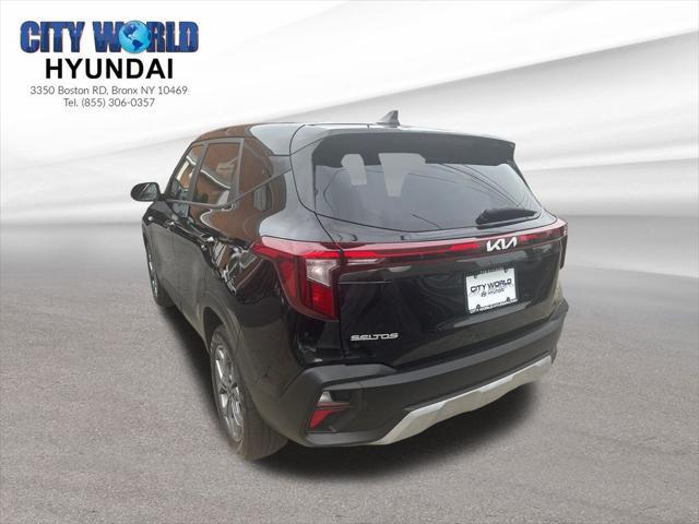 Photo of 2024 Fusion Black Kia Seltos