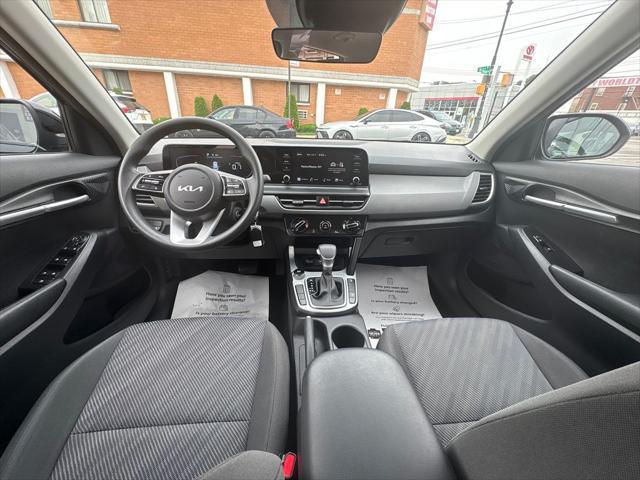 Photo of 2024 Fusion Black Kia Seltos