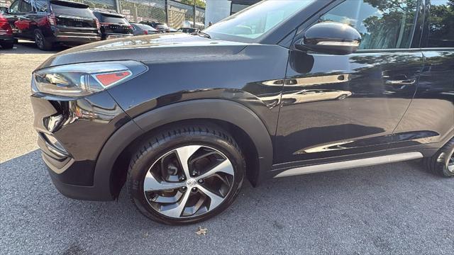 Photo of 2017 Black Noir Pearl Hyundai TUCSON