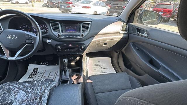 Photo of 2017 Black Noir Pearl Hyundai TUCSON