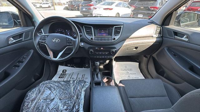 Photo of 2017 Black Noir Pearl Hyundai TUCSON