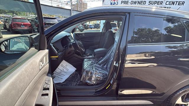 Photo of 2017 Black Noir Pearl Hyundai TUCSON
