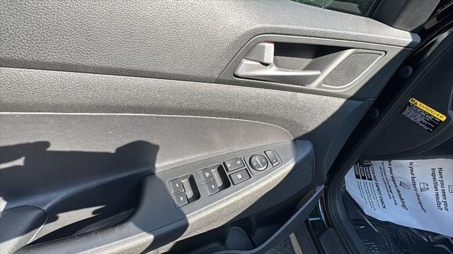 Photo of 2017 Black Noir Pearl Hyundai TUCSON