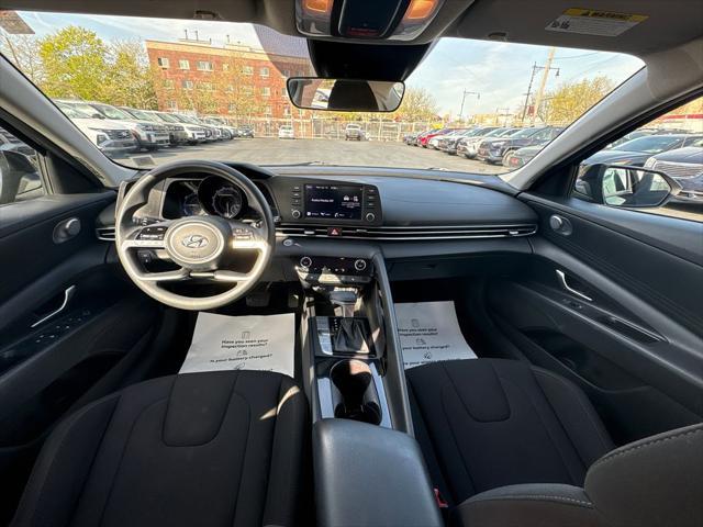 Photo of 2023 Phantom Black Hyundai ELANTRA HEV