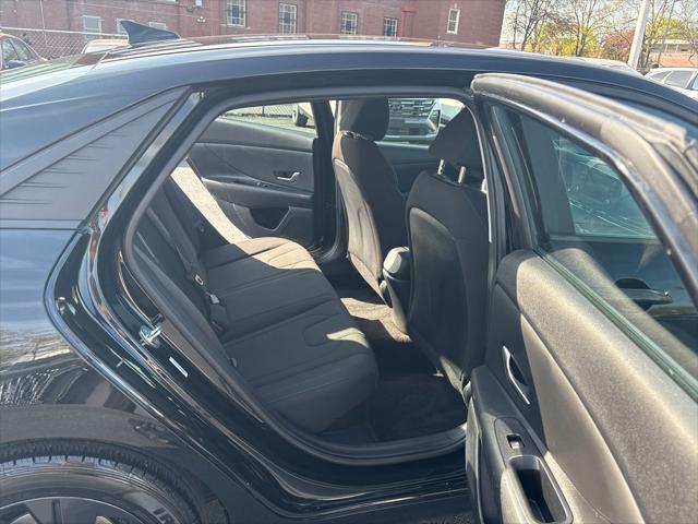 Photo of 2023 Phantom Black Hyundai ELANTRA HEV