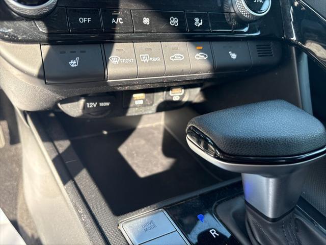 Photo of 2023 Phantom Black Hyundai ELANTRA HEV