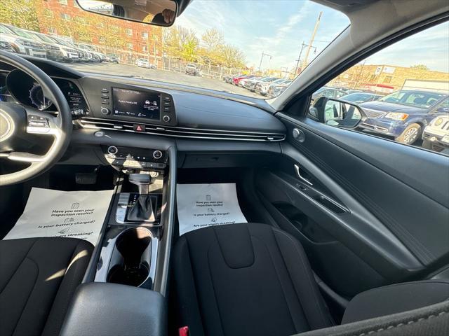 Photo of 2023 Phantom Black Hyundai ELANTRA HEV