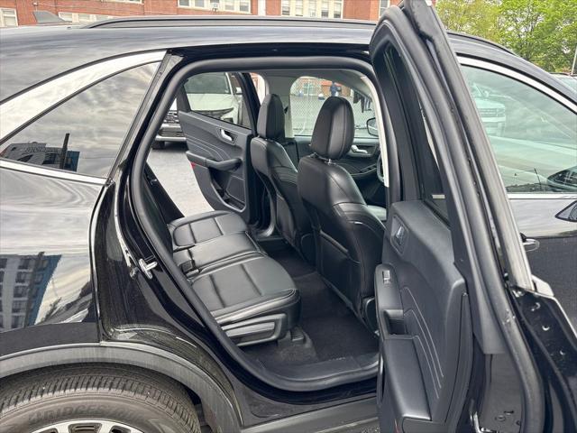 Photo of 2022 AGATE BLACK METALLIC Ford Escape