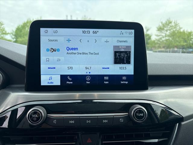 Photo of 2022 AGATE BLACK METALLIC Ford Escape
