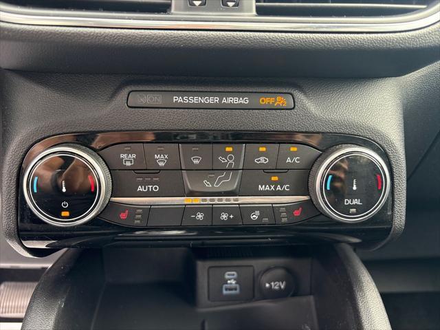 Photo of 2022 AGATE BLACK METALLIC Ford Escape