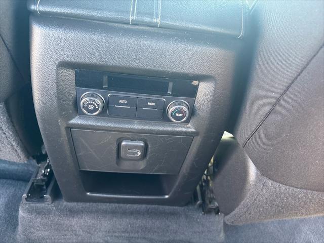 Photo of 2022 Mosaic Black Metallic Chevrolet Traverse