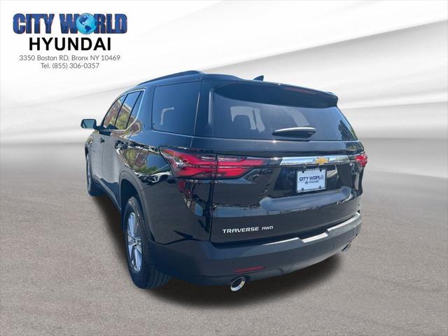 Photo of 2022 Mosaic Black Metallic Chevrolet Traverse