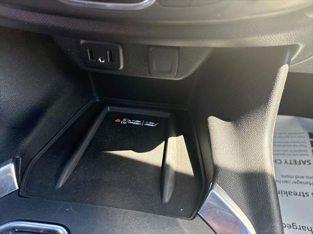 Photo of 2022 Mosaic Black Metallic Chevrolet Traverse
