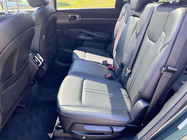 Photo of 2023 Aruba Green Kia Sorento