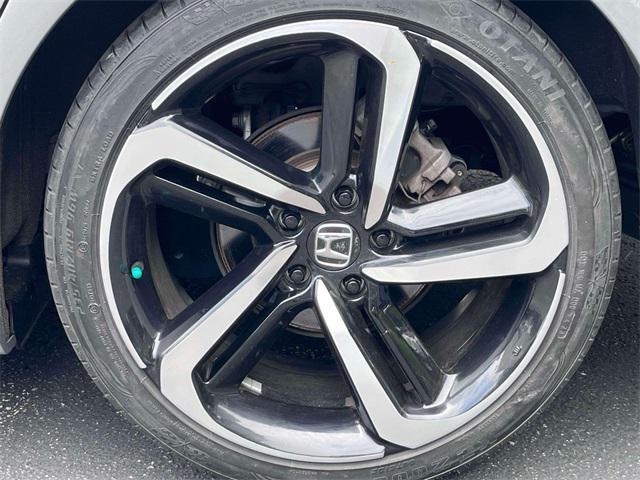 Photo of 2022 Lunar Silver Metallic Honda Accord