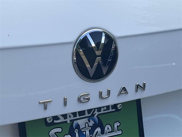 Photo of 2024 Pure White Volkswagen Tiguan
