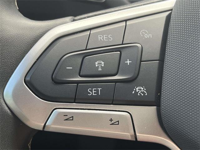 Photo of 2024 Pure White Volkswagen Tiguan