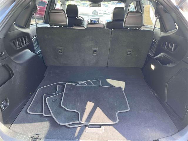 Photo of 2023 Silver Metallic Ford Edge