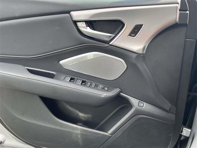 Photo of 2025 Solar Silver Metallic Acura RDX