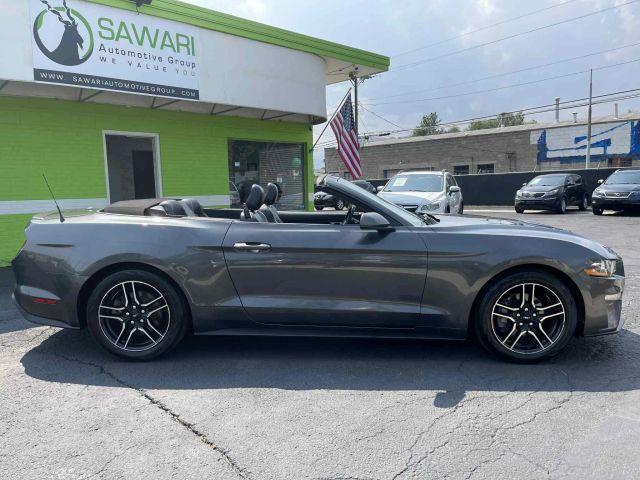 Photo of 2018 Medium Graphite Ford Mustang