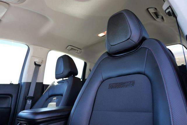Photo of 2017 Gray GMC Canyon