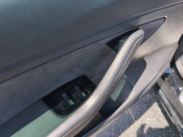 Photo of 2020 Black Tesla Model 3