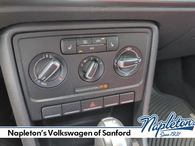 Photo of 2015 Pearl Black Volkswagen Beetle