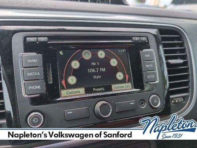 Photo of 2015 Pearl Black Volkswagen Beetle