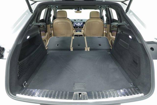 Photo of 2021 White Porsche Cayenne