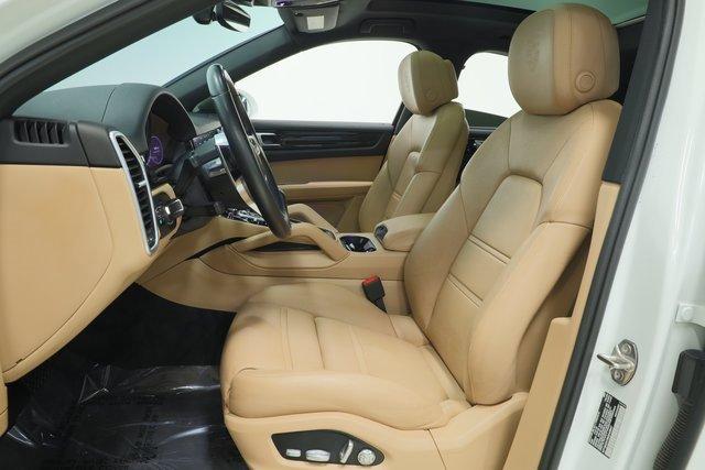 Photo of 2021 White Porsche Cayenne