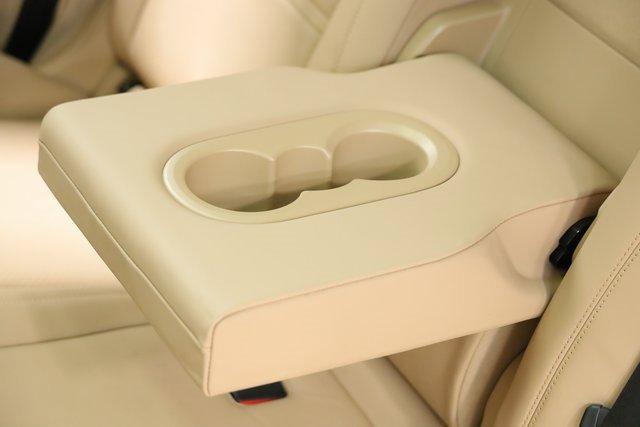 Photo of 2021 White Porsche Cayenne