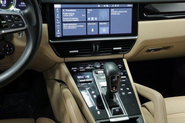 Photo of 2021 White Porsche Cayenne