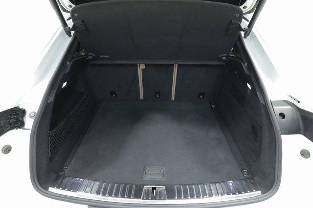 Photo of 2021 White Porsche Cayenne