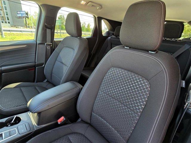 Photo of 2024 Oxford White Ford Escape
