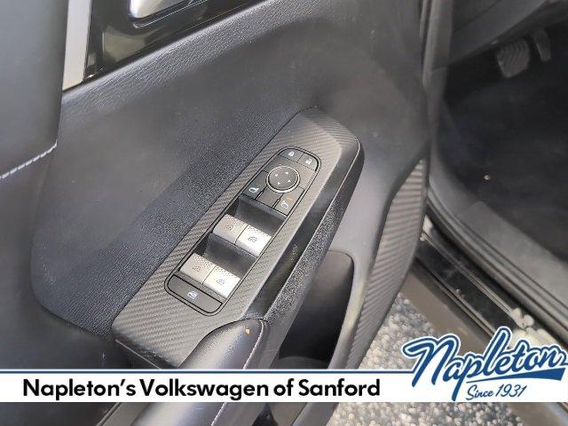 Photo of 2022 Black Mitsubishi Outlander