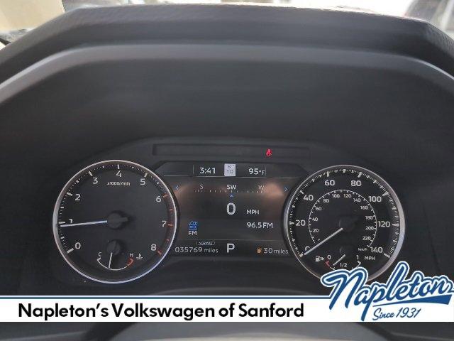 Photo of 2022 Black Mitsubishi Outlander
