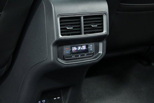 Photo of 2024 Silver Mist Metallic Volkswagen Atlas