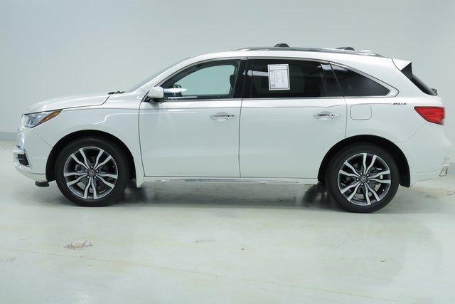 Photo of 2019 White Acura MDX