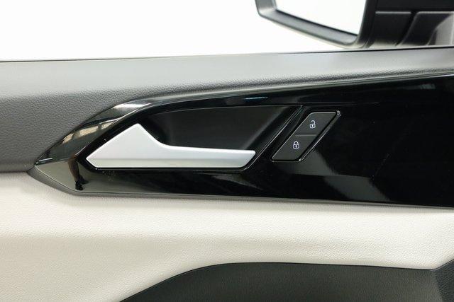 Photo of 2025 Black Volkswagen Taos