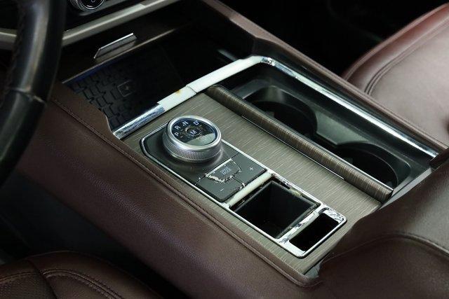 Photo of 2023 Silver Metallic Ford Expedition