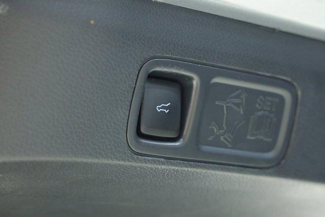 Photo of 2023 Silver Metallic Ford Expedition
