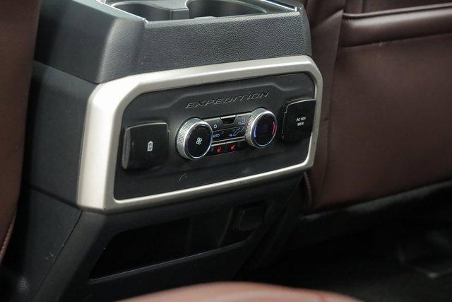 Photo of 2023 Silver Metallic Ford Expedition