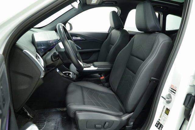 Photo of 2024 Alpine White BMW X1