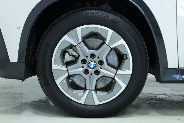 Photo of 2024 Alpine White BMW X1