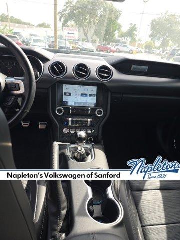 Photo of 2022 Gray Metallic Ford Mustang