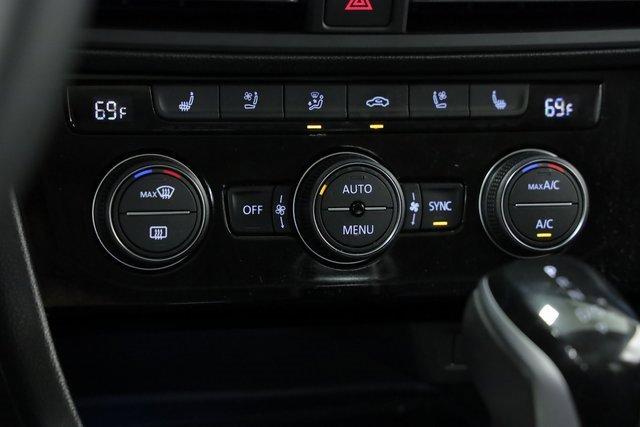 Photo of 2024 Pure White Volkswagen Jetta