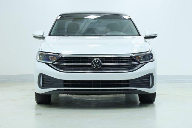 Photo of 2024 Pure White Volkswagen Jetta