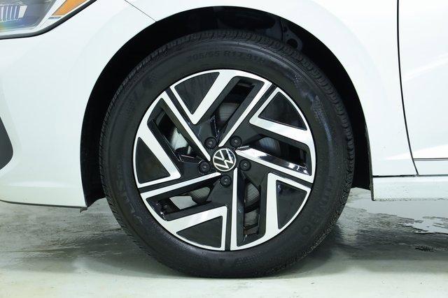 Photo of 2024 Pure White Volkswagen Jetta