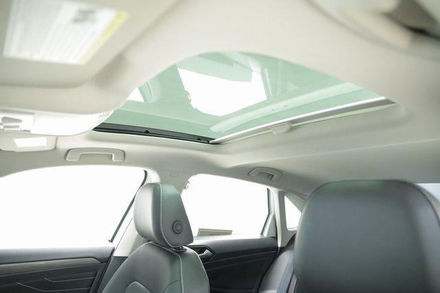Photo of 2024 Pure White Volkswagen Jetta