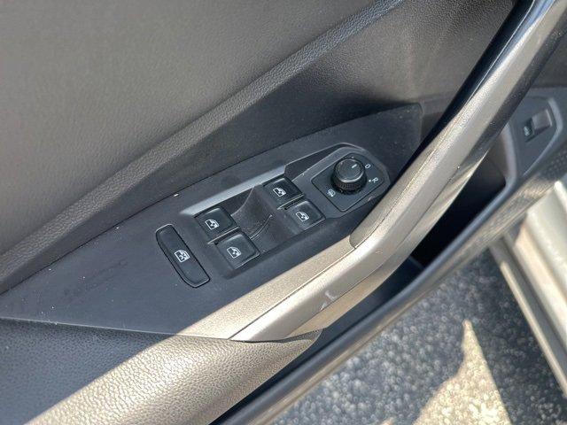 Photo of 2019 Gray Volkswagen Jetta GLI